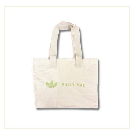 Molly-Mae x adidas Oxford Street Exclusive Matcha-draagtas